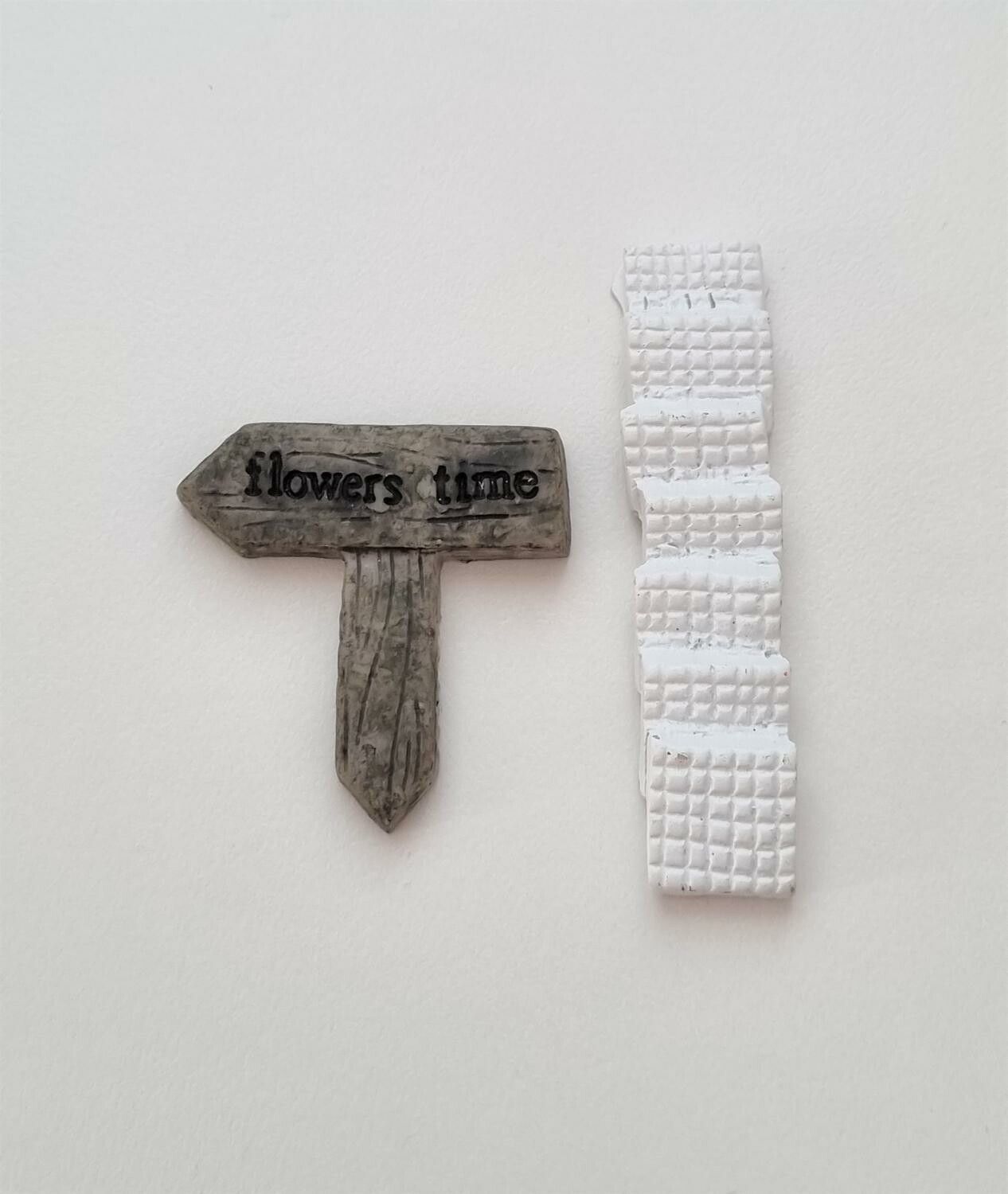 2 st miniatyrer / figuriner för dockskåpet, tittskåp mm