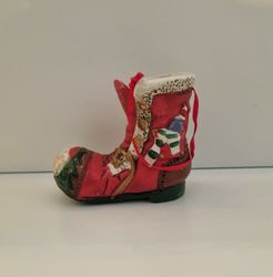 Handmålad figurin,  Tomtesko i porslin (174 gram)