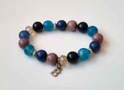 Armband med vackra stenar / pärlor