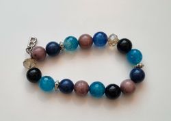 Armband med vackra stenar / pärlor