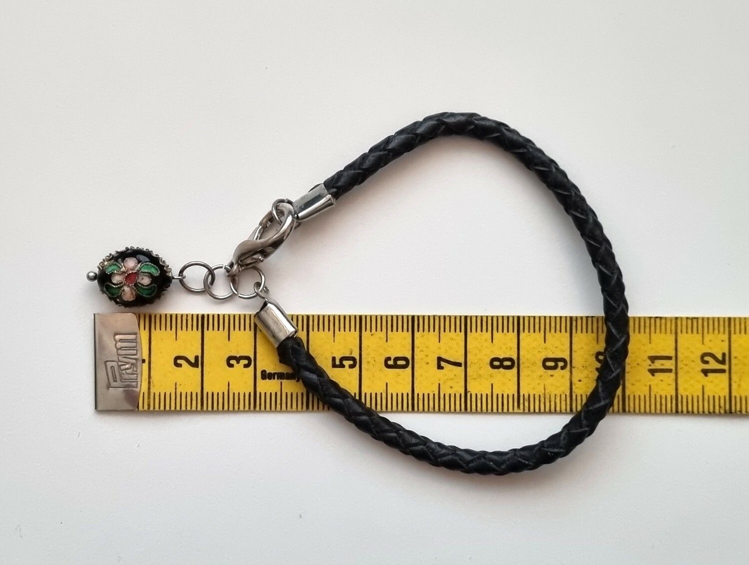 Armband med rund berlock
