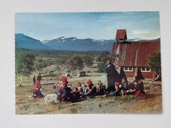 Vykort - Andaktsstund på Kyrkbacken, Nikkaloukta