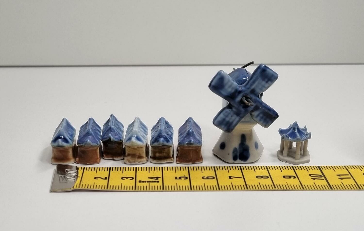 8 st miniatyrbyggnader, minibyggnader (hus nr 151)
