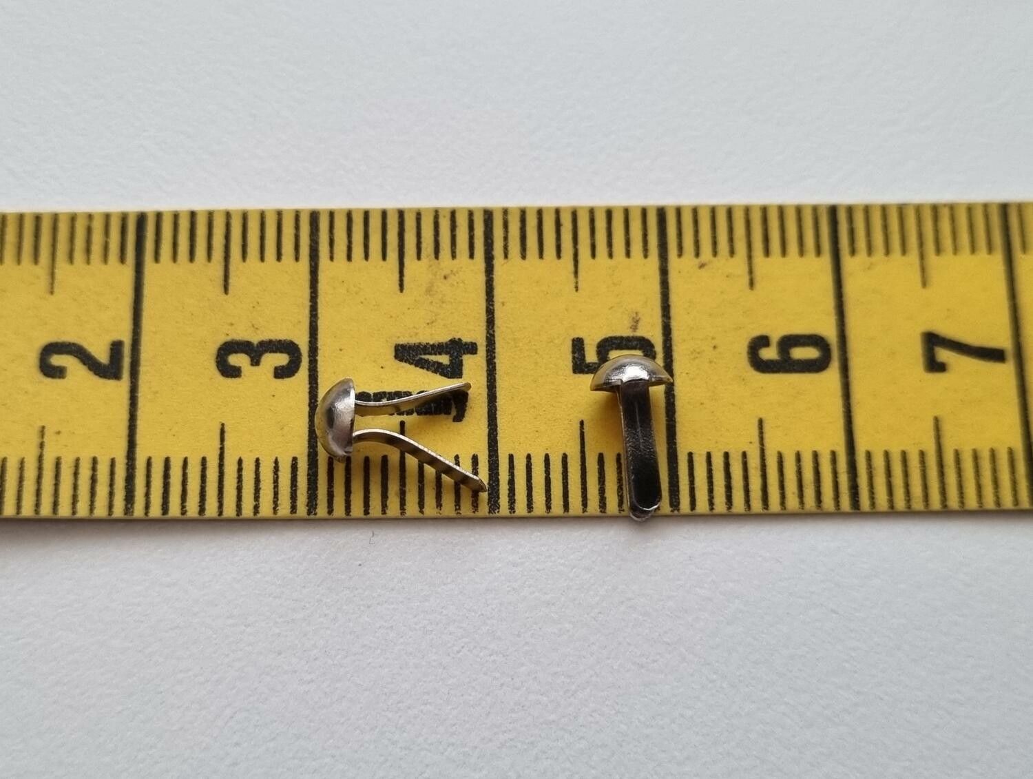 50 st silverfärgade klämmor för att hålla fast papper / dokument