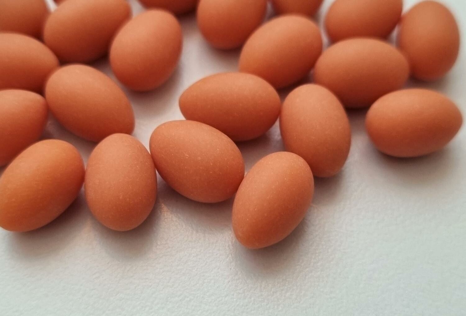 5 st små bruna ägg, miniägg, miniatyrägg för dockskåp / tittskåp