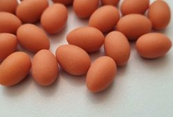5 st små bruna ägg, miniägg, miniatyrägg för dockskåp / tittskåp