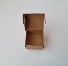 5 st smyckeslådor i kraftpapper. För smyckesförvaring