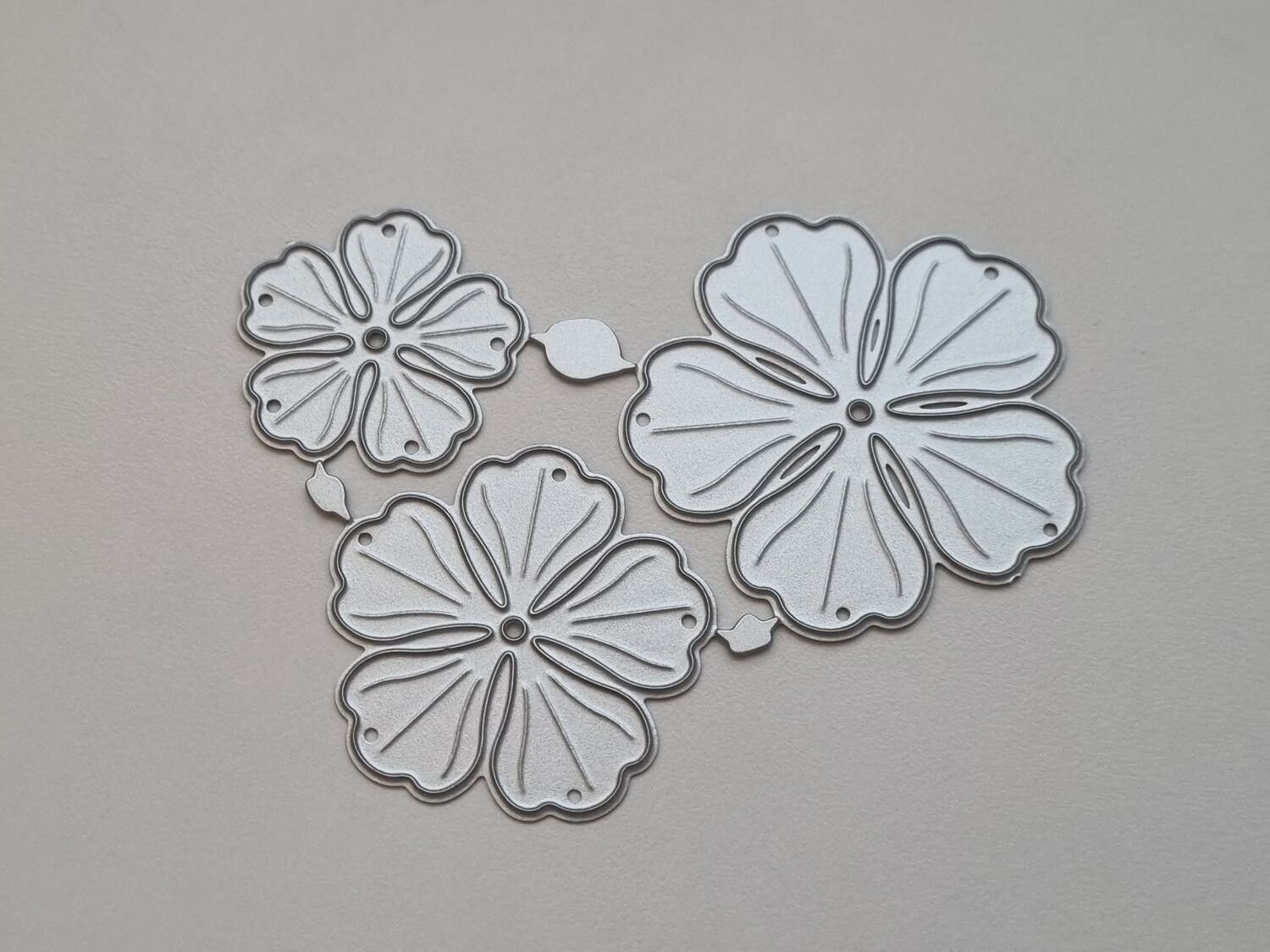 Scrapbooking, 3 st dies, cutting dies (blommor)