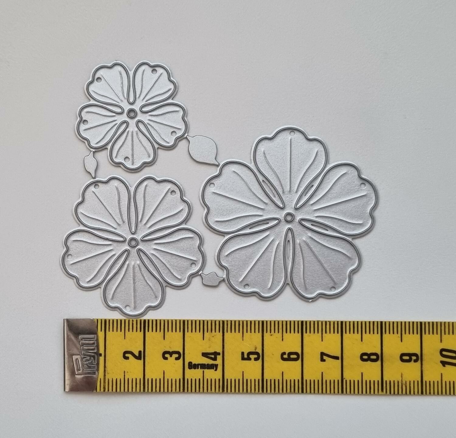 Scrapbooking, 3 st dies, cutting dies (blommor)