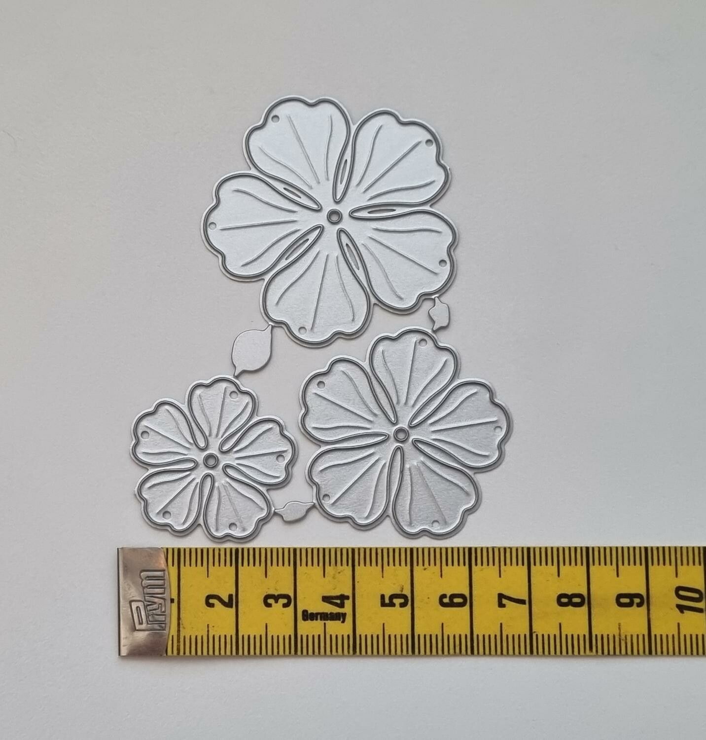 Scrapbooking, 3 st dies, cutting dies (blommor)