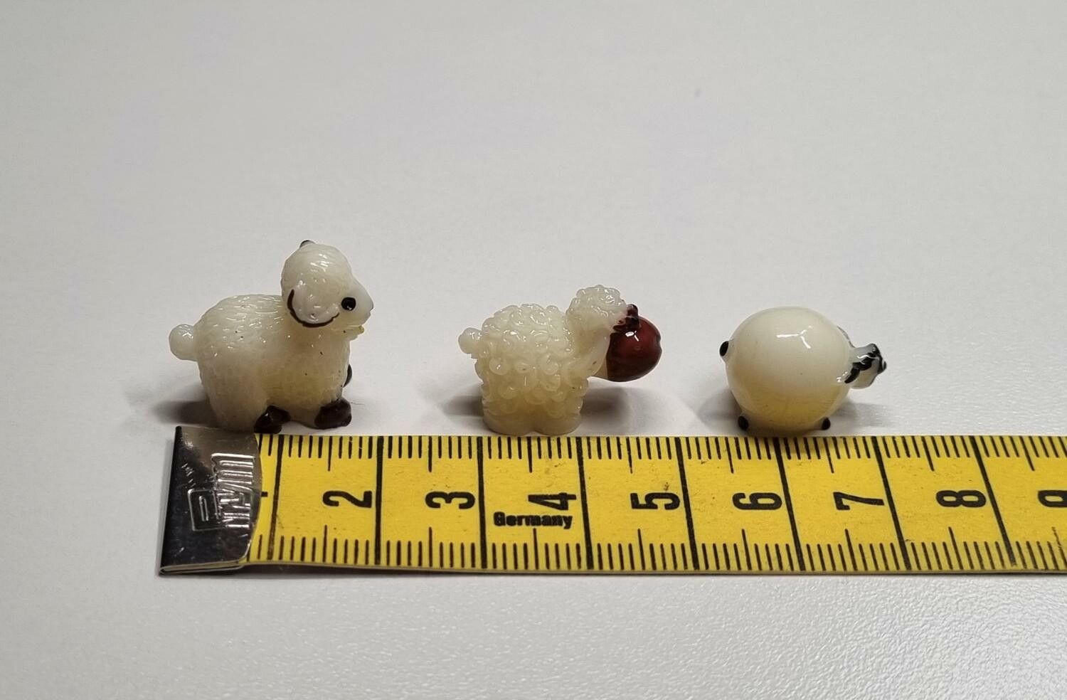 3 st får. Miniatyrer / figuriner för dockskåpet, tittskåp mm