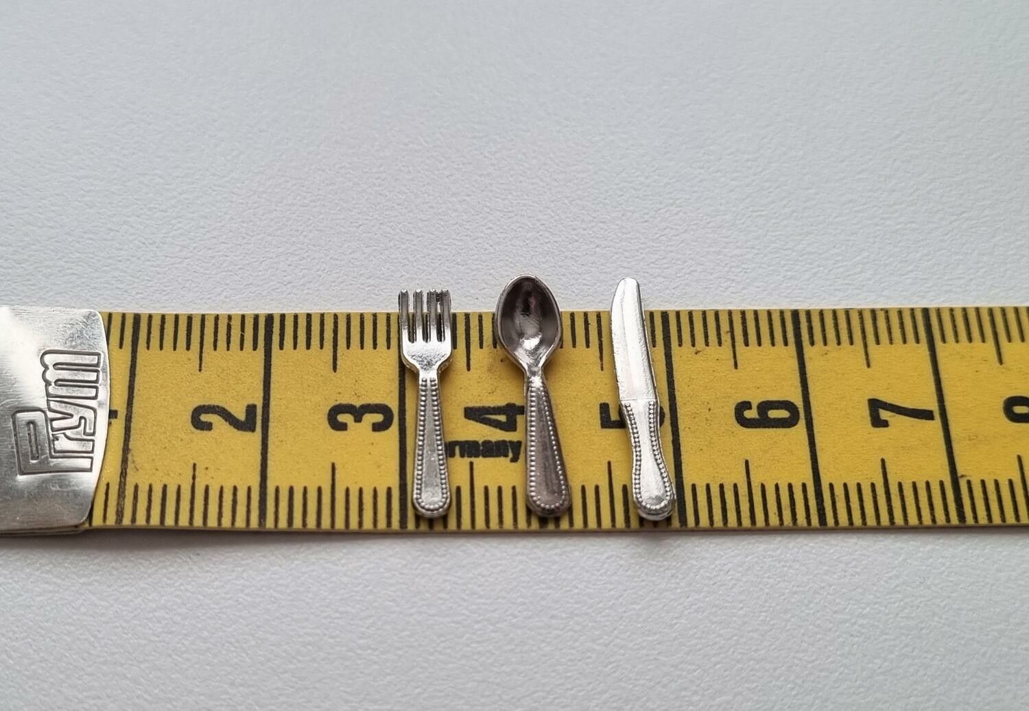 3 st bestick, miniatyrer, minibestick för dockskåp / tittskåp