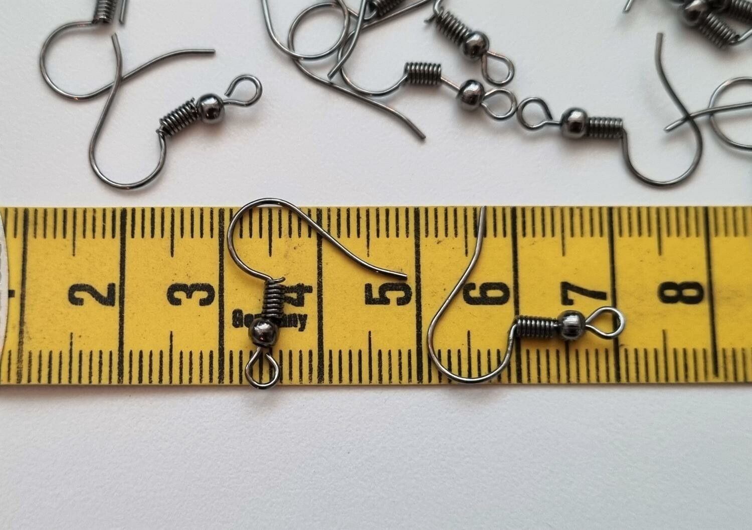 20 st örhängeskrokar i rostfritt stål (12 x 20 mm) - Svarta