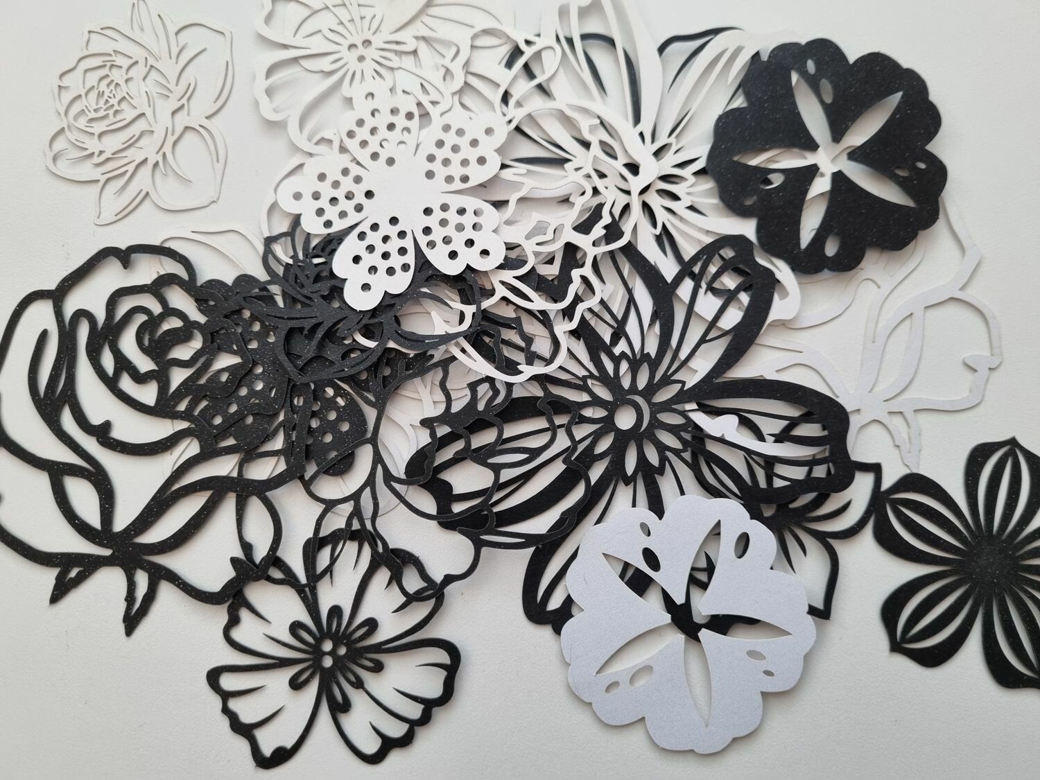 20 st tunna och lätta blommor för scrapbooking (variant 5)