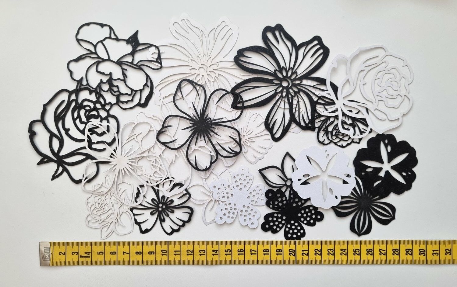 20 st tunna och lätta blommor för scrapbooking (variant 5)