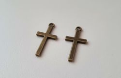 2 st Kors berlocker / charms (bronsfärgade)