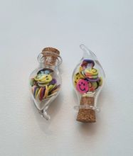 2 st små glasflaskor, flaskor med kork miniatyrer glasburkar