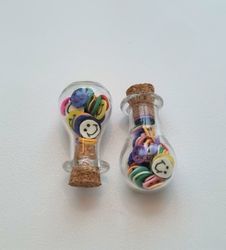 2 st små glasflaskor, flaskor med kork miniatyrer glasburkar