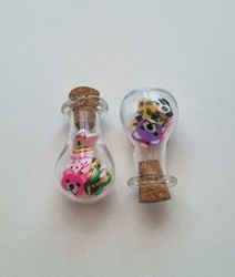 2 st små glasflaskor, flaskor med kork miniatyrer glasburkar