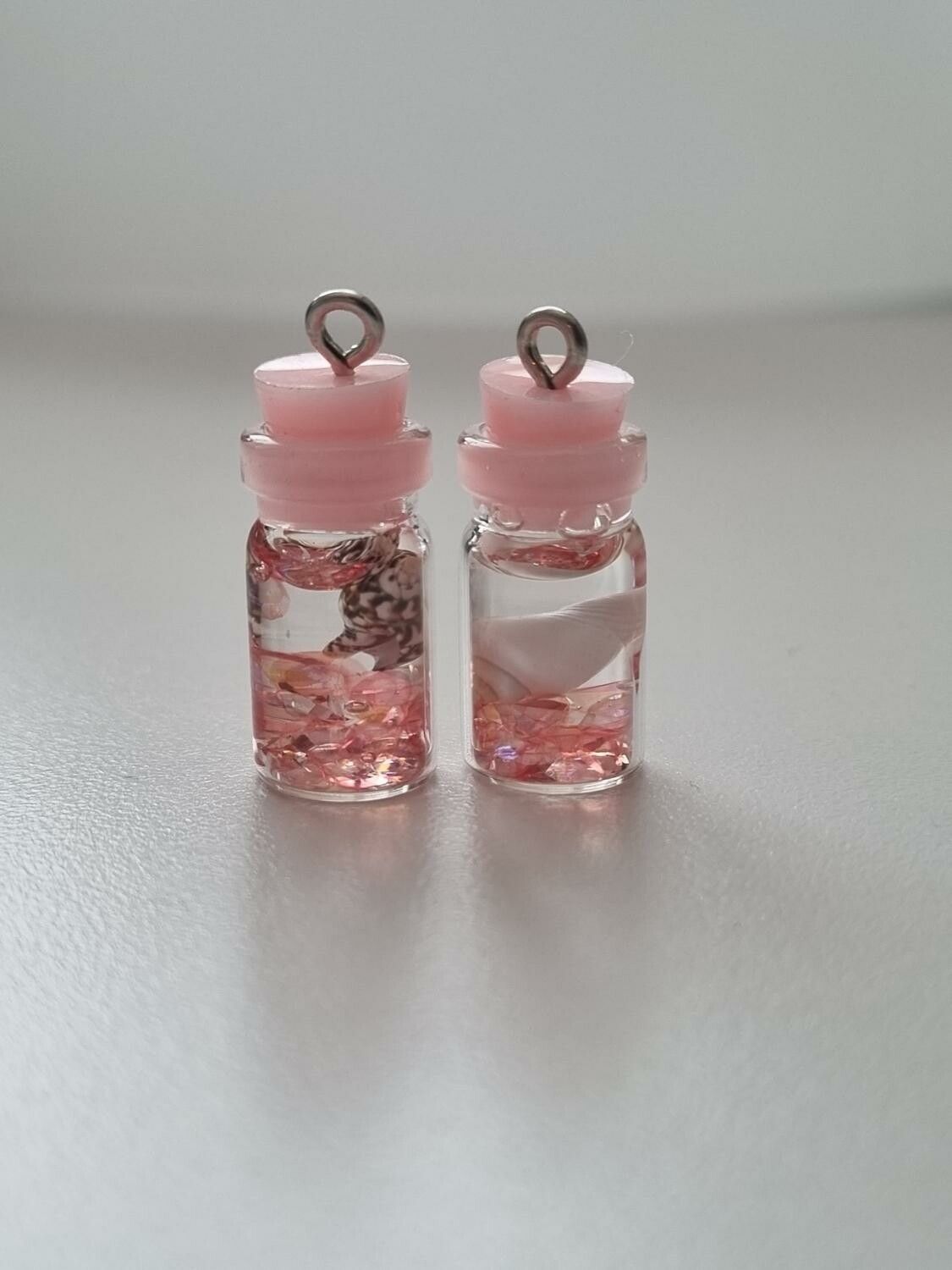 2 st små glasflaskor, flaskor med kork miniatyrer glasburkar