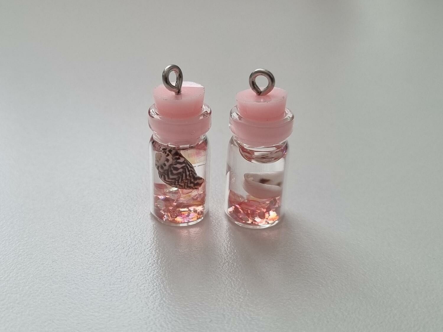 2 st små glasflaskor, flaskor med kork miniatyrer glasburkar