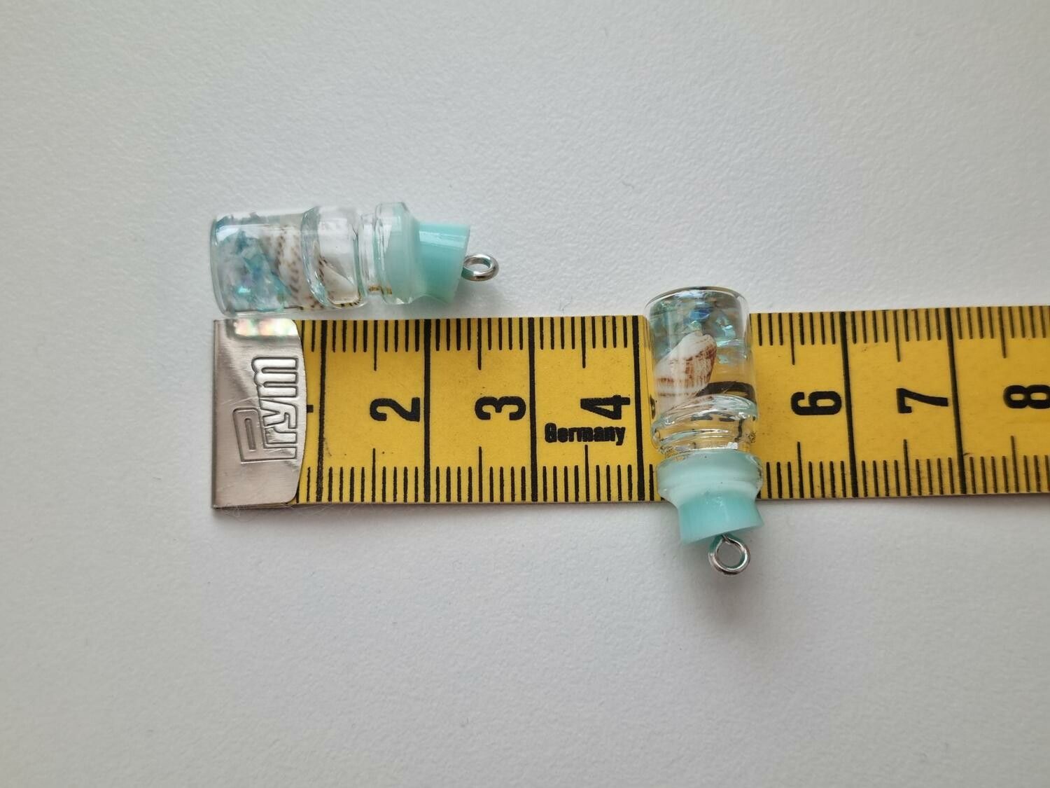 2 st små glasflaskor, flaskor med kork miniatyrer glasburkar