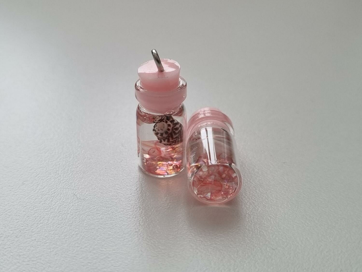 2 st små glasflaskor, flaskor med kork miniatyrer glasburkar