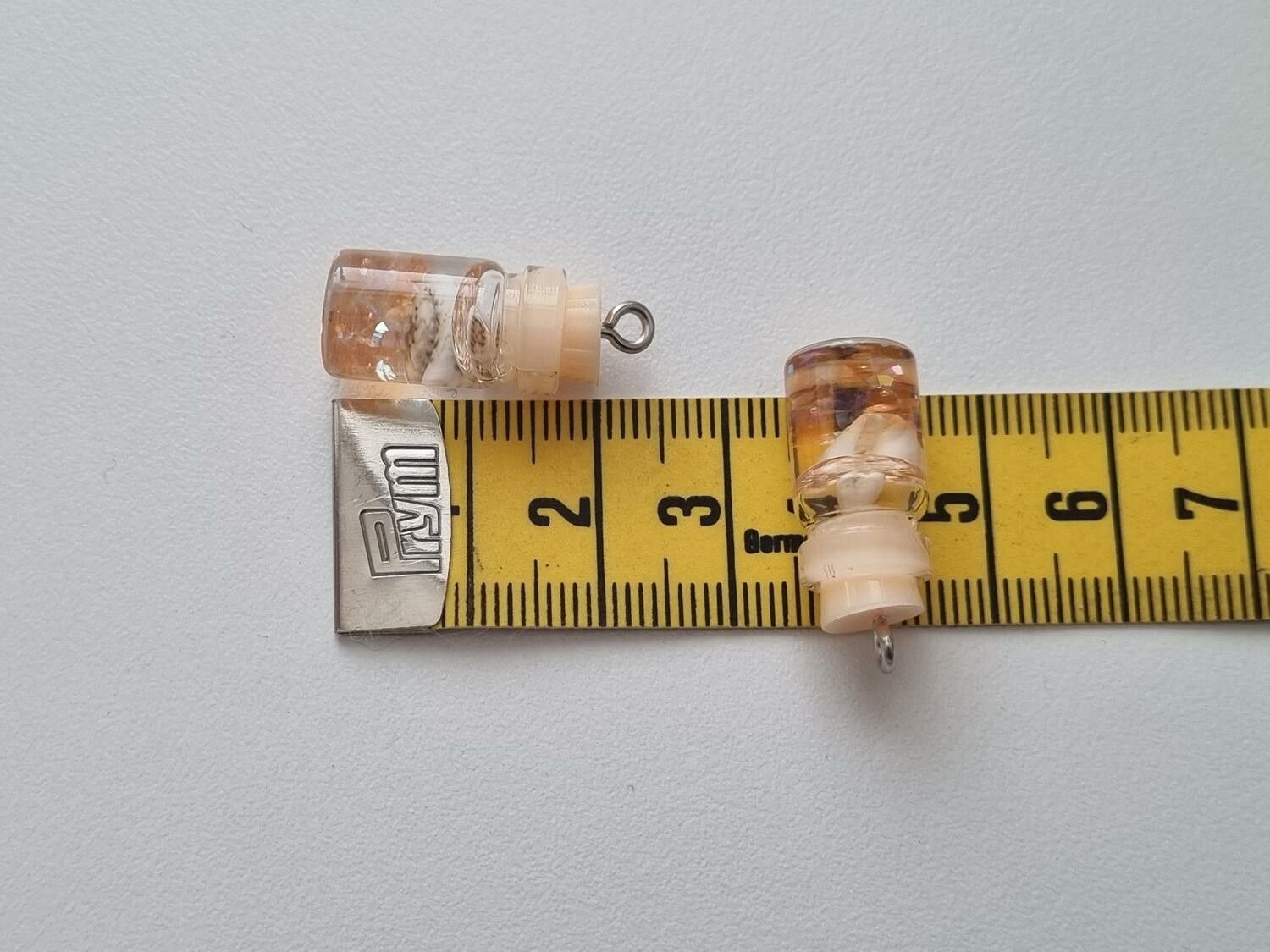 2 st små glasflaskor, flaskor med kork miniatyrer glasburkar