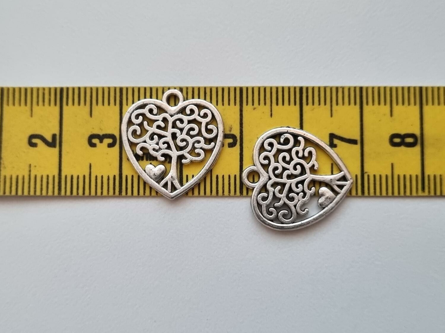 2 st silverfärgade träd, trädberlocker / charms