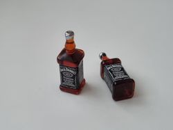 Jack Daniels miniatyrer, flaskor, miniflaskor till dockskåp, tittskåp (2 st)