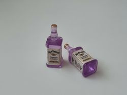 Jack Daniels miniatyrer, flaskor, miniflaskor till dockskåp, tittskåp (2 st)