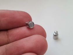 2 st magnetiska spännen / connectors (silverfärgade)
