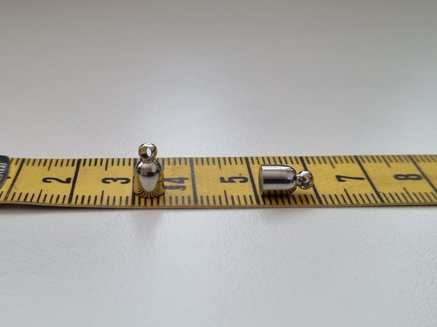 2 st magnetiska spännen / connectors (silverfärgade)
