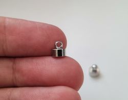 2 st magnetiska spännen / connectors (silverfärgade)