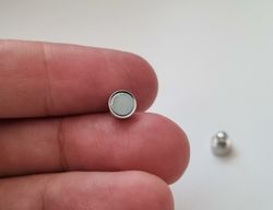 2 st magnetiska spännen / connectors (silverfärgade)