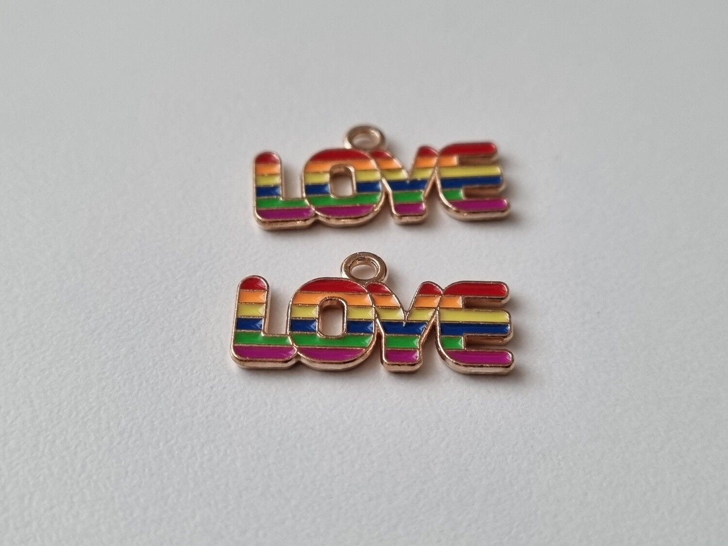 2 st HBTQ (LBGT) berlocker - Love. Charms för smyckestillverkning