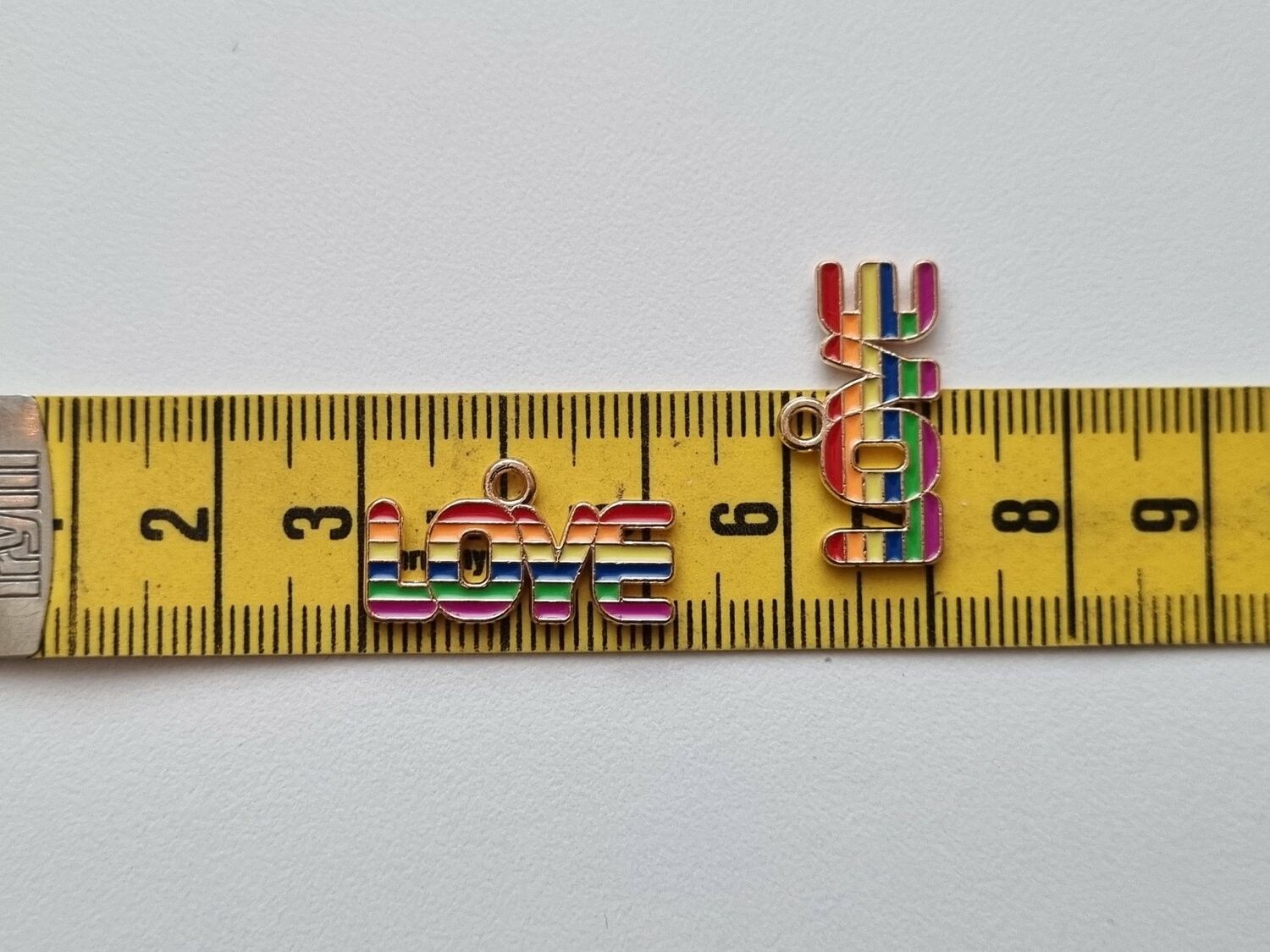 2 st HBTQ (LBGT) berlocker - Love. Charms för smyckestillverkning
