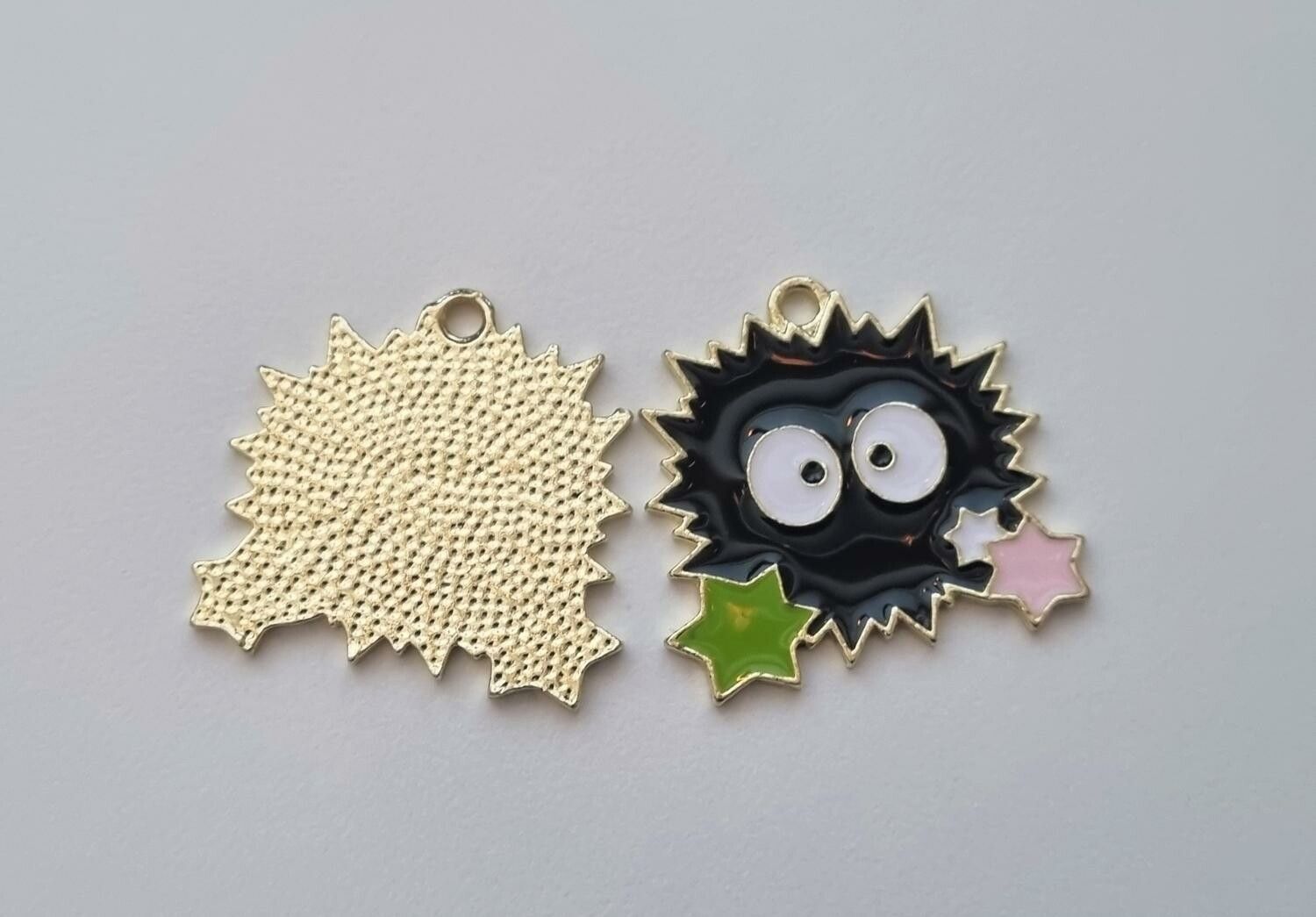 2 st Sagoväsen hängen / berlocker / charms till smyckestillverkning