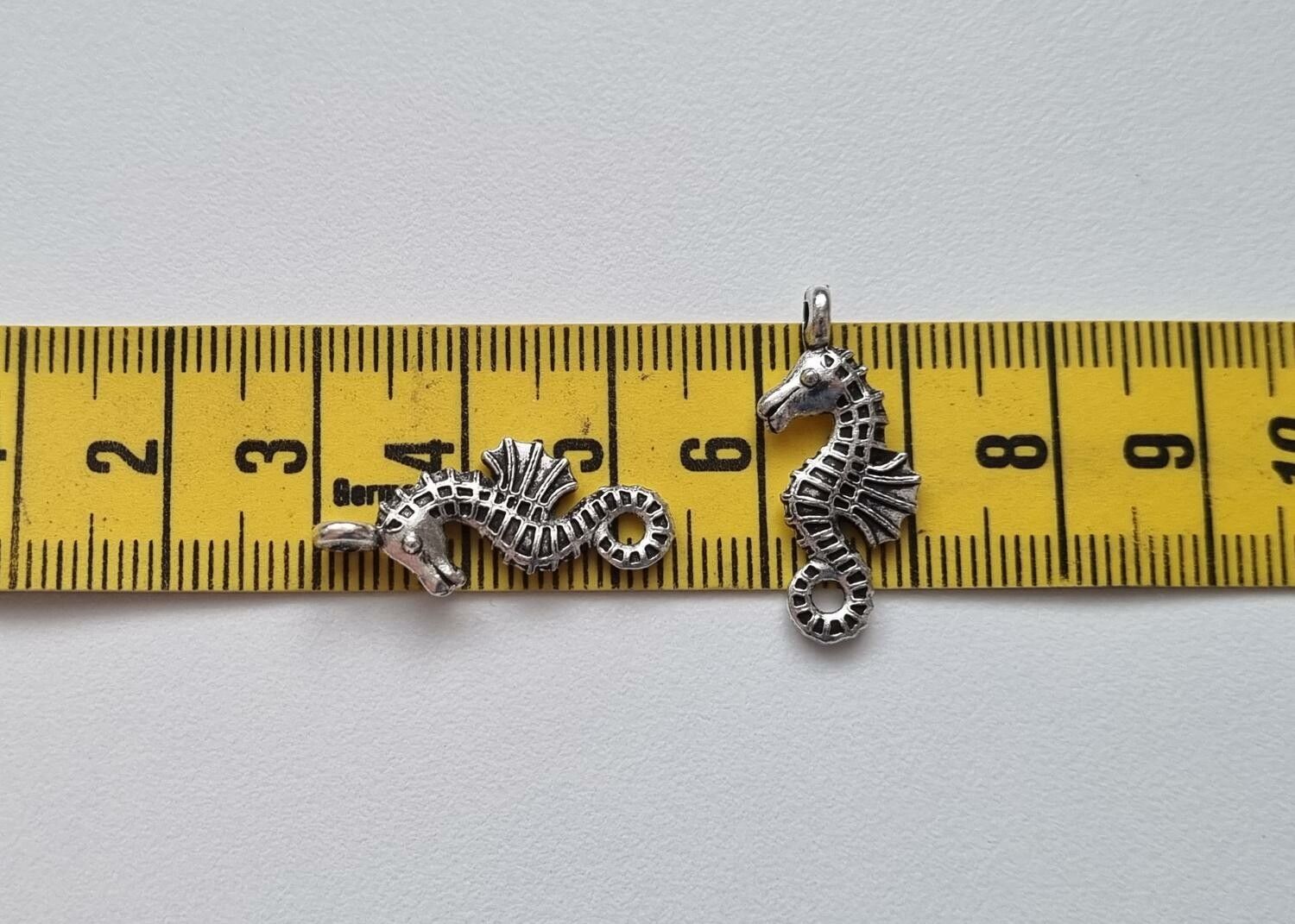 2 st sjöhästar. Hängen / berlocker för smyckestillverkning