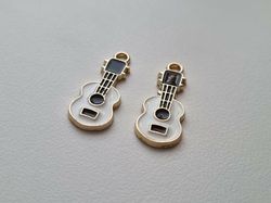 2 st små gitarrer, Berlocker / charms för smyckestillverkning