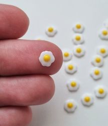 10 st ägg, miniatyrägg, miniatyrer för dockskåp / tittskåp