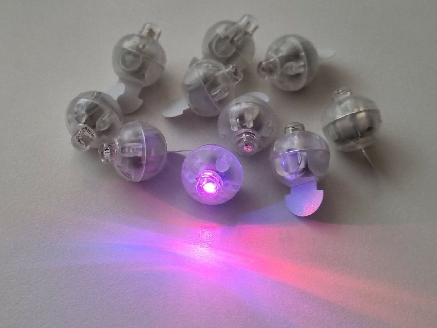 10 st runda bollar med LED-ljus. För julbelysning och dekoration