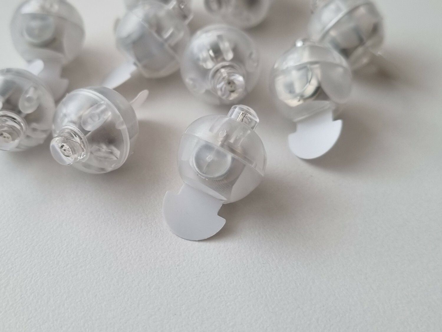 10 st runda bollar med LED-ljus. För julbelysning och dekoration