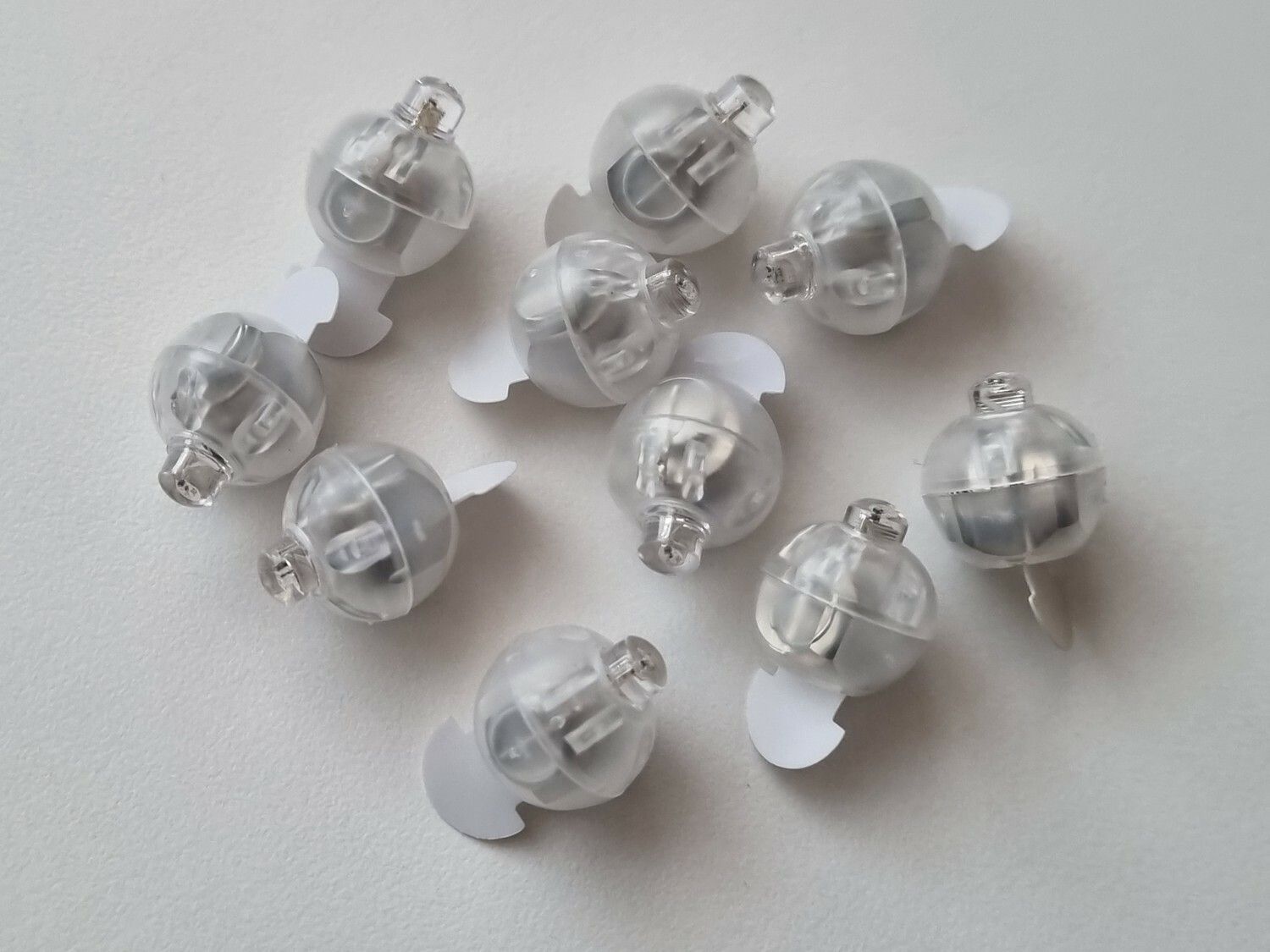 10 st runda bollar med LED-ljus. För julbelysning och dekoration