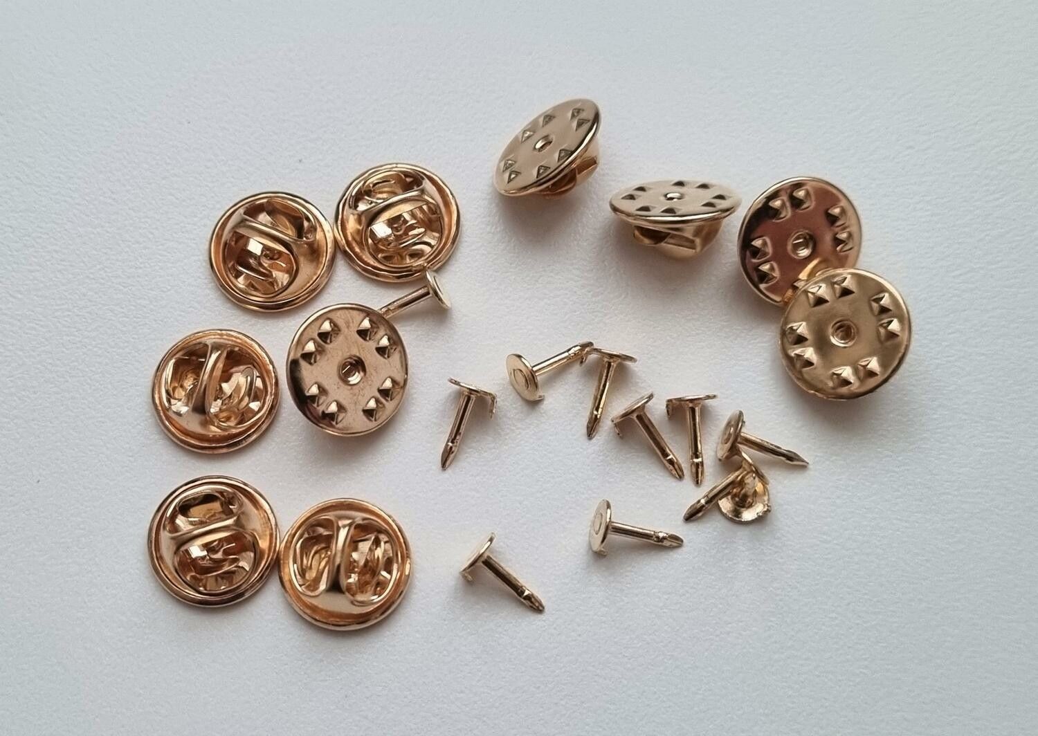 10 st guldfärgade fjärilslås / klämstift för att göra pins