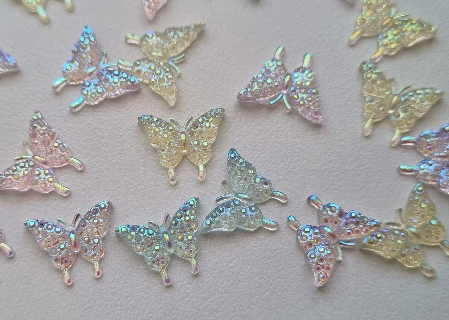 10 st små fjärilar. Flatbacks för dekoration, scrapbooking mm