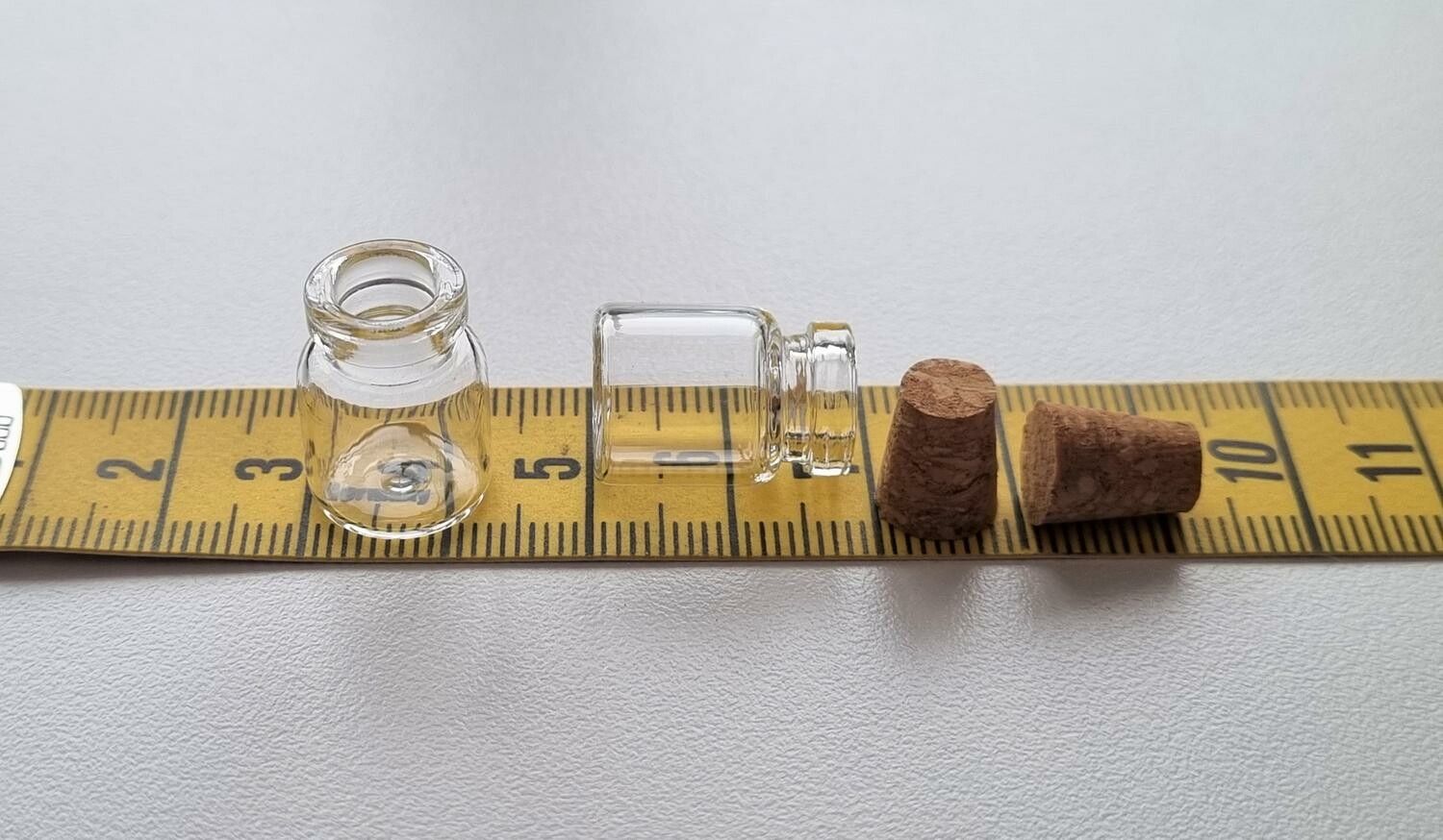 10 st glasflaskor / glasburkar med kork (13x18mm)