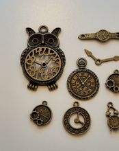 10 st berlocker / charms - Klockor i steampunk, bronsfärgade klockberlocker