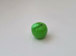 1 st grönt äpple / miniatyräpple. Miniatyr för dockskåp / tittskåp