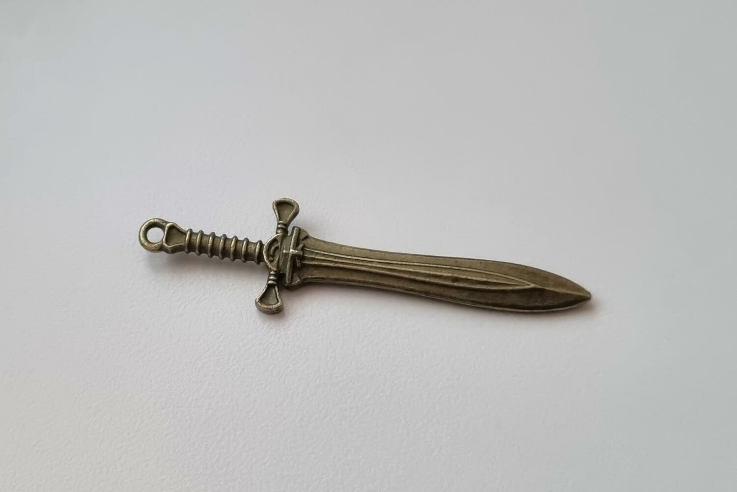 Miniatyr vapen, minivapen till dockskåp dockhus tittskåp (variant 20)